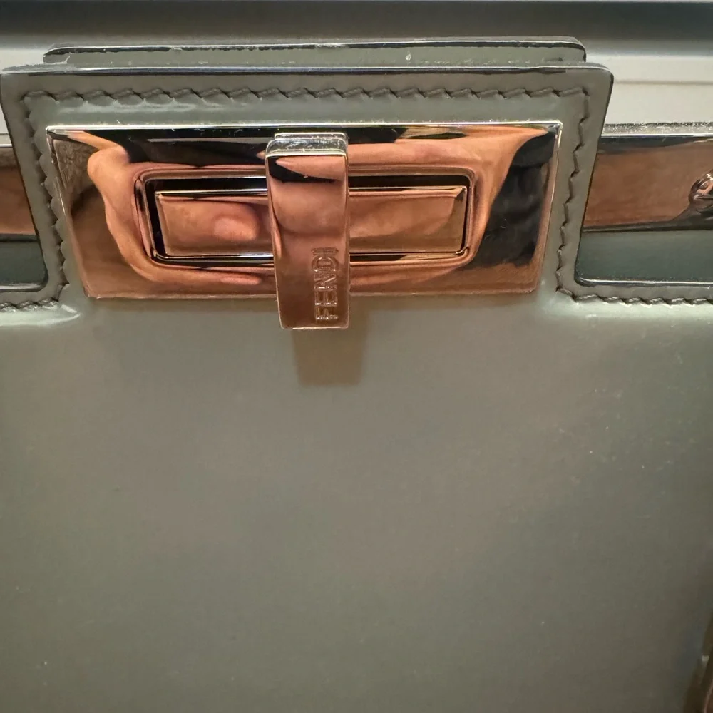 Fendi Peekaboo Cut - Picture 13 of 17